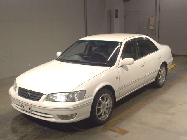 Toyota CAMRY GRACIA 2000