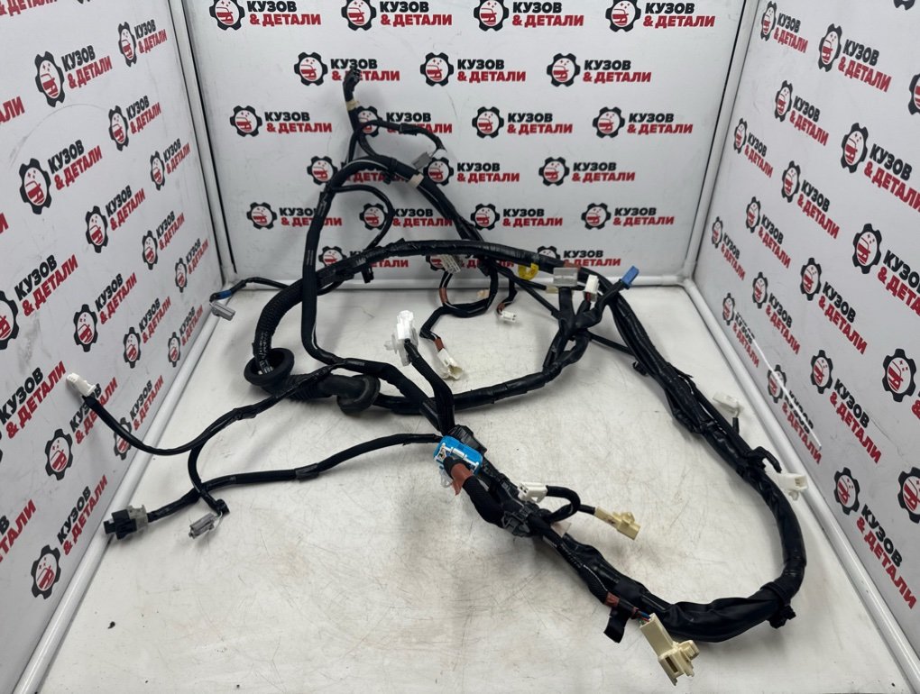 Проводка двери багажника Toyota Land Cruiser 200 2015 (б/у) Toyota Land Cruiser 200