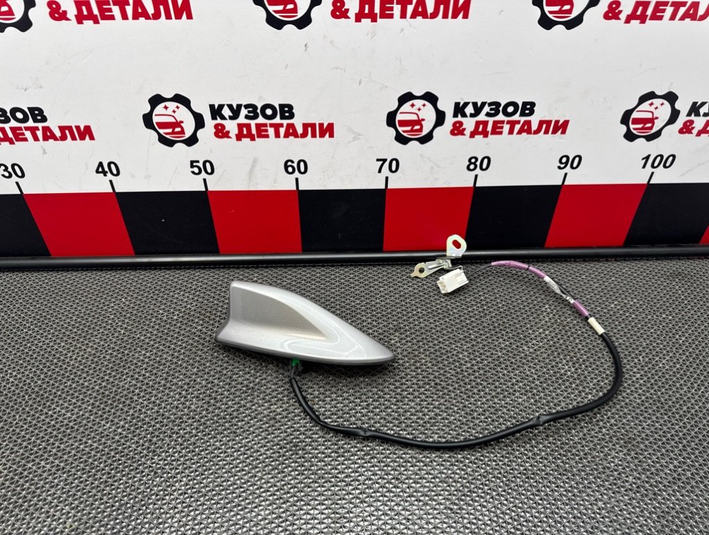 Плавник антенны Toyota RAV 4 40 2015 (б/у) Toyota RAV 4 40