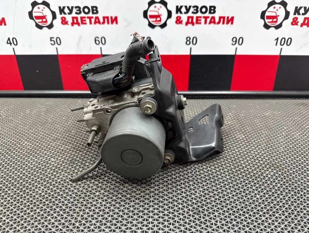 Блок ABS Lexus ES XV60 2012 (б/у) Lexus ES XV60