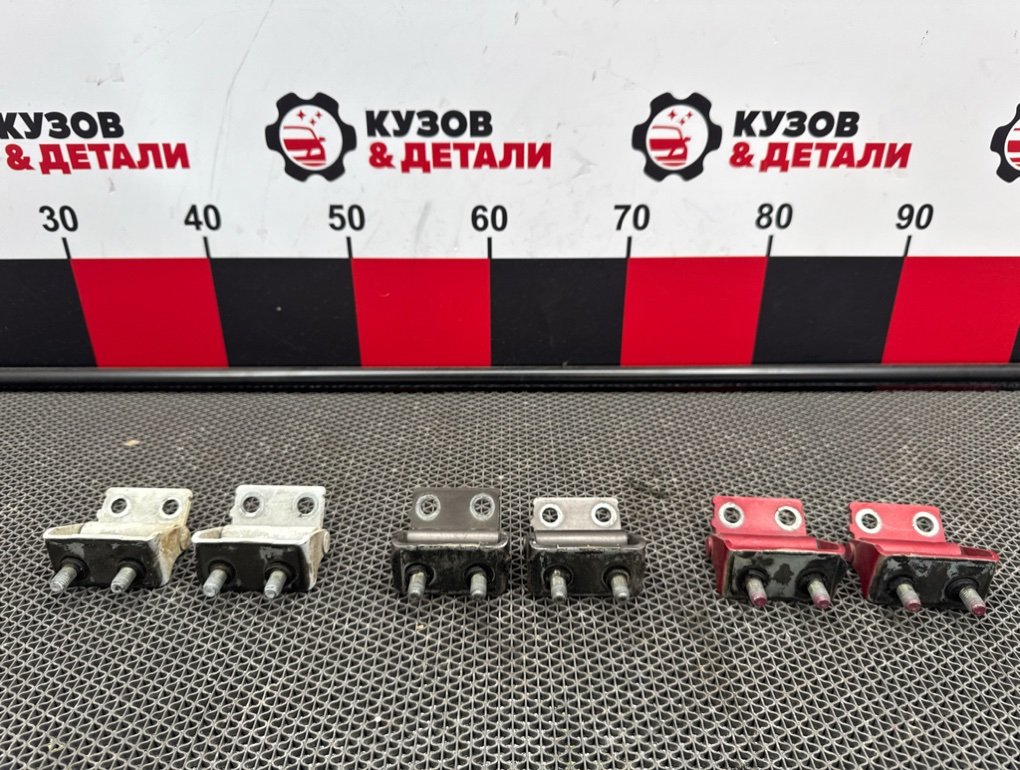 Петля двери багажника Mitsubishi Outlander 3 2012 (б/у) Mitsubishi Outlander 3