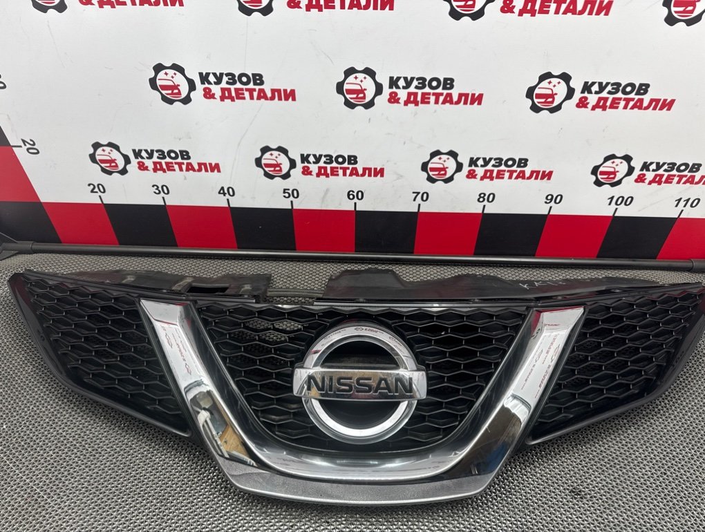 Решетка радиатора Nissan Qashqai перед. (б/у) Nissan Qashqai