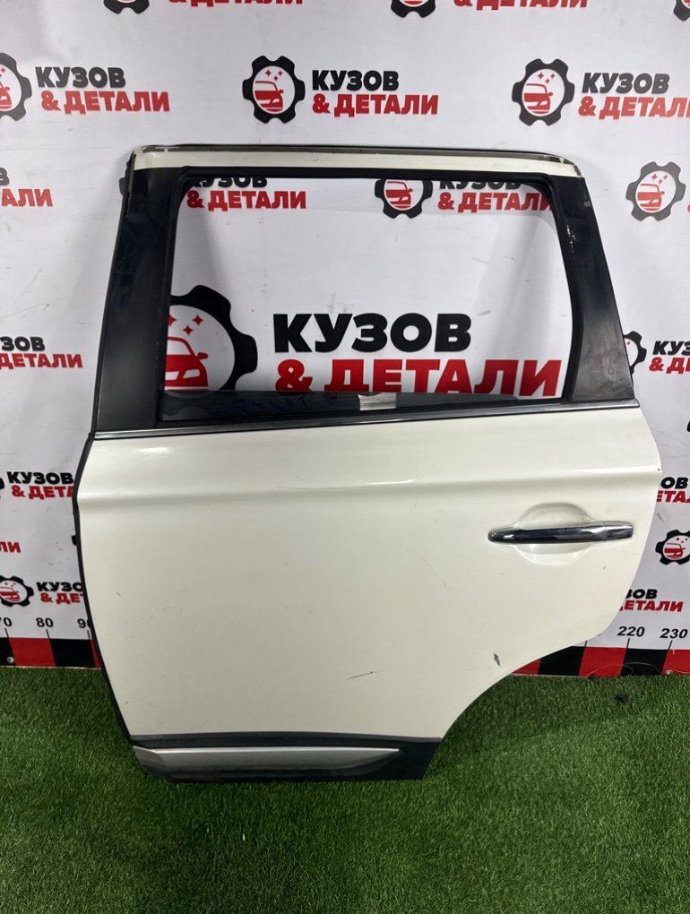 Дверь боковая Mitsubishi Outlander 3 2015 задн. лев. (б/у) Mitsubishi Outlander 3