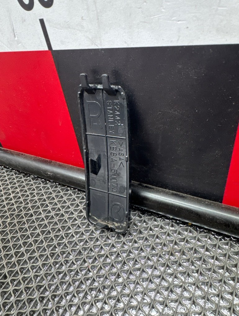 Заглушка бампера Mazda CX5 (б/у) Mazda CX5