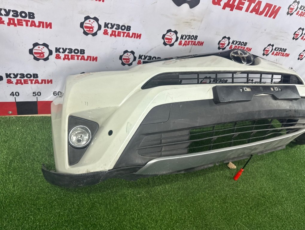Бампер Toyota RAV4 XA40 2015 перед. (б/у) Toyota RAV4 XA40