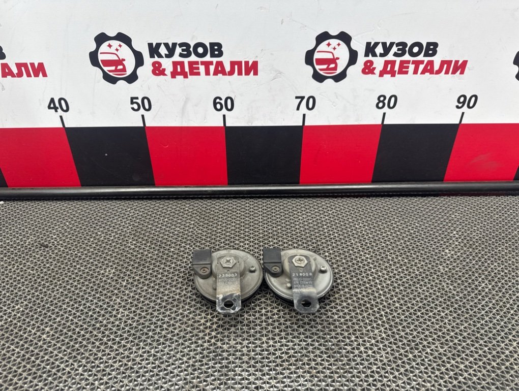 Звуковой сигнал Toyota RAV4 XA40 перед. (б/у) Toyota RAV4 XA40