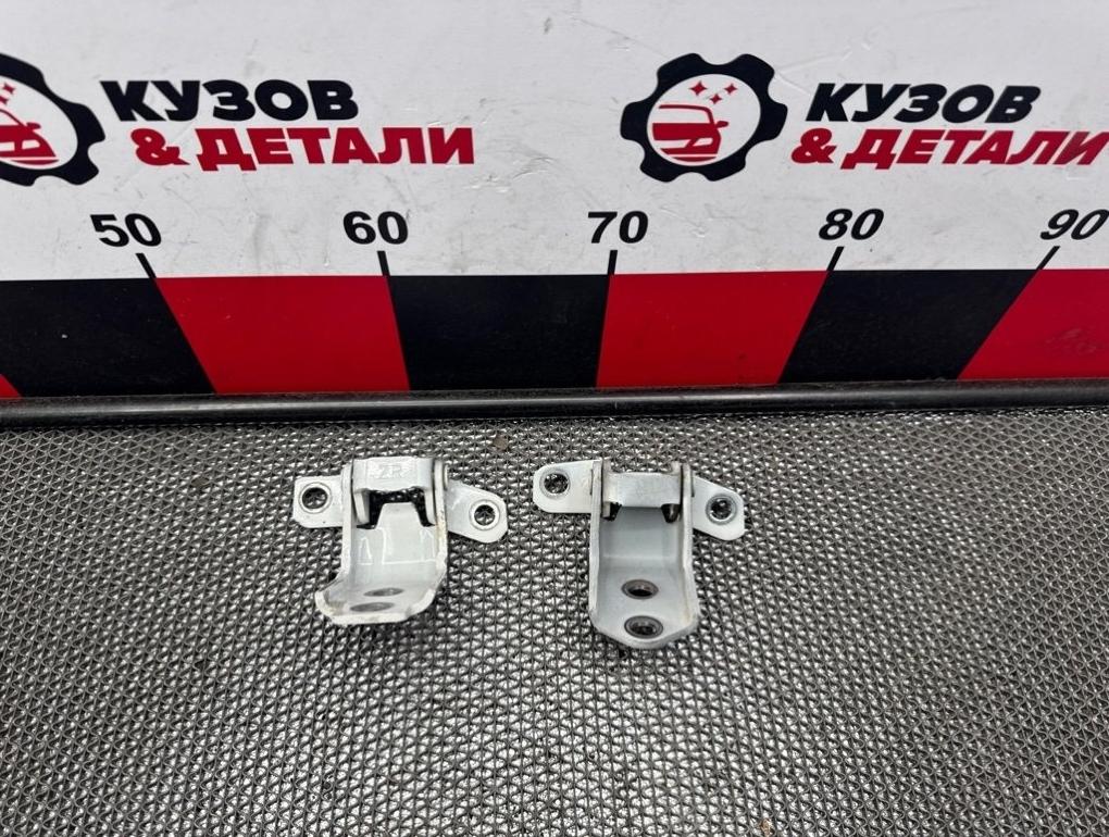 Петля двери Mazda CX9 TC прав. (б/у) Mazda CX9 TC