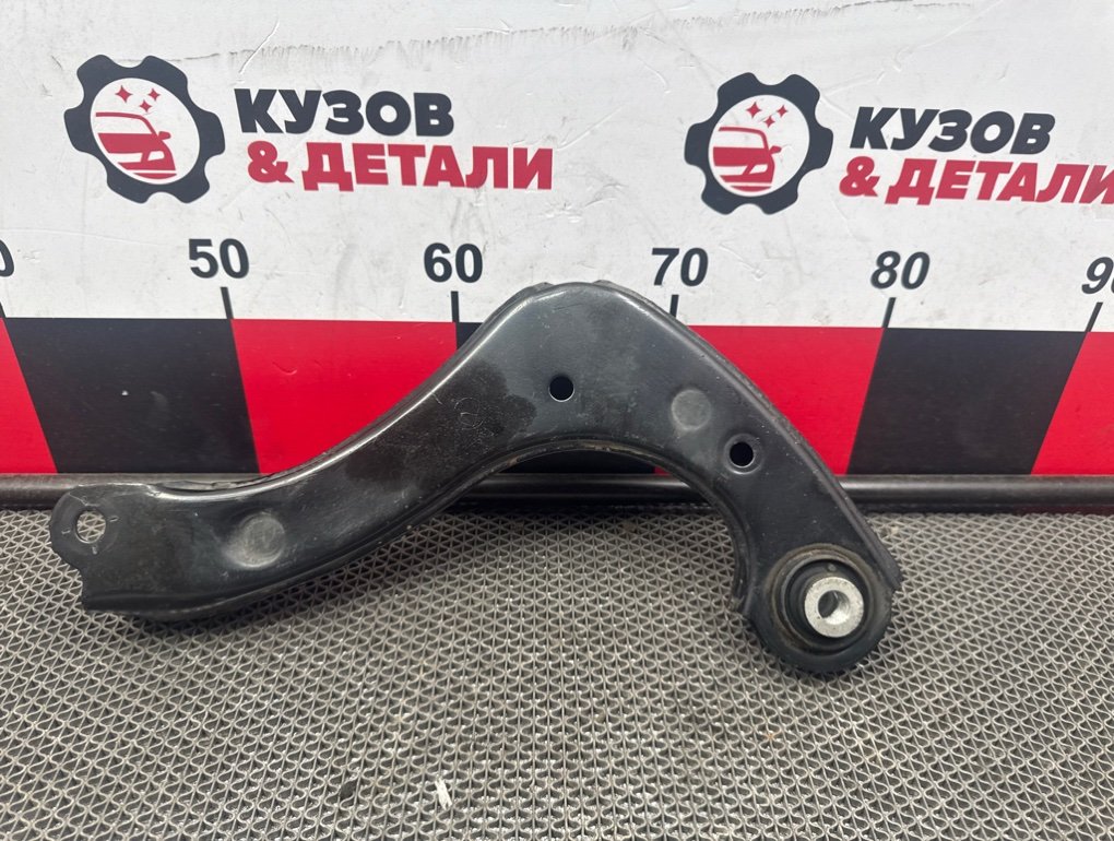 Рычаг подвески верхний Toyota Camry V70 2017 прав. (б/у) Toyota Camry V70