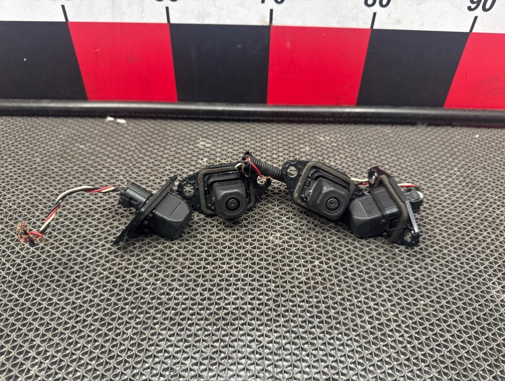 Камера заднего вида Toyota Fortuner N50 2011 (б/у) Toyota Fortuner N50