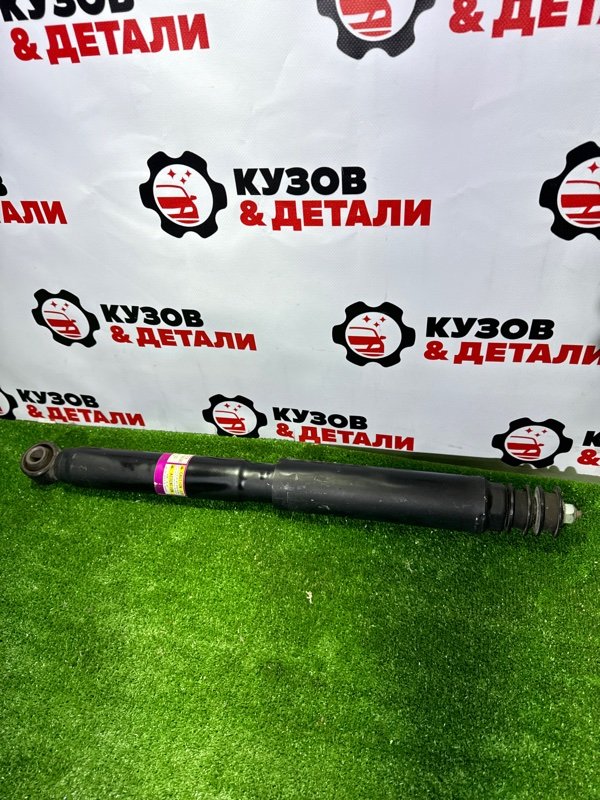 Амортизатор подвески Toyota Land Cruiser J200 2009 задн. (б/у) Toyota Land Cruiser J200