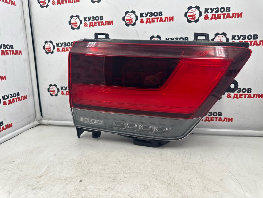 Фонарь крышки багажника Toyota Land Cruiser 300 2021 задн. лев. (б/у) Toyota Land Cruiser 300