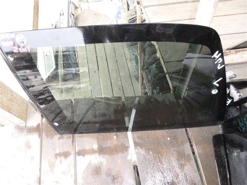 Стекло собачника заднее левое MAZDA MPV LVEW контрактная