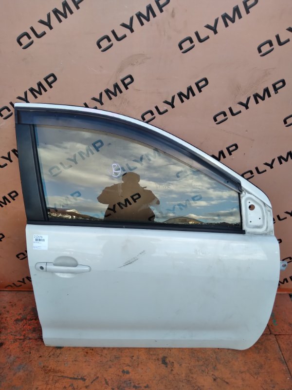 Дверь передняя правая TOYOTA IST NCP60 2NZ-FE 67001-52200 контрактная