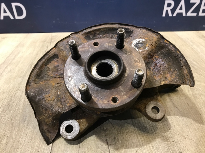 Кулак поворотный правый Kia Rio 1 1.5 A5D