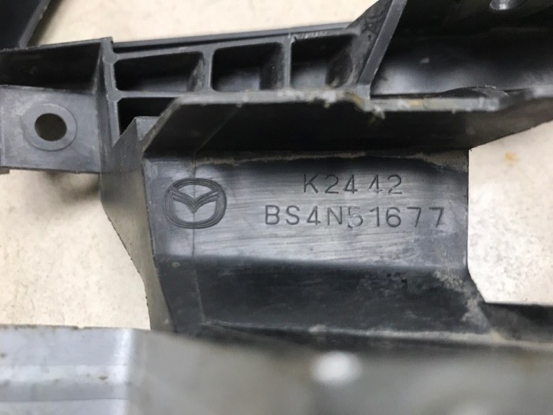 ОКАНТОВКА ПТФ передняя правая MAZDA MAZDA 3 BK 1.6