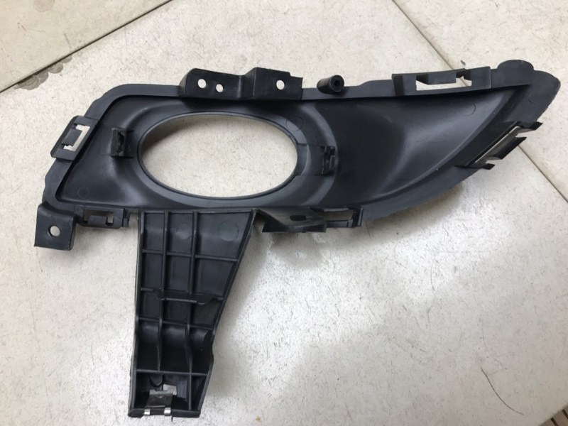 ОКАНТОВКА ПТФ передняя правая MAZDA 3 2003 2004 2005 2006 BK