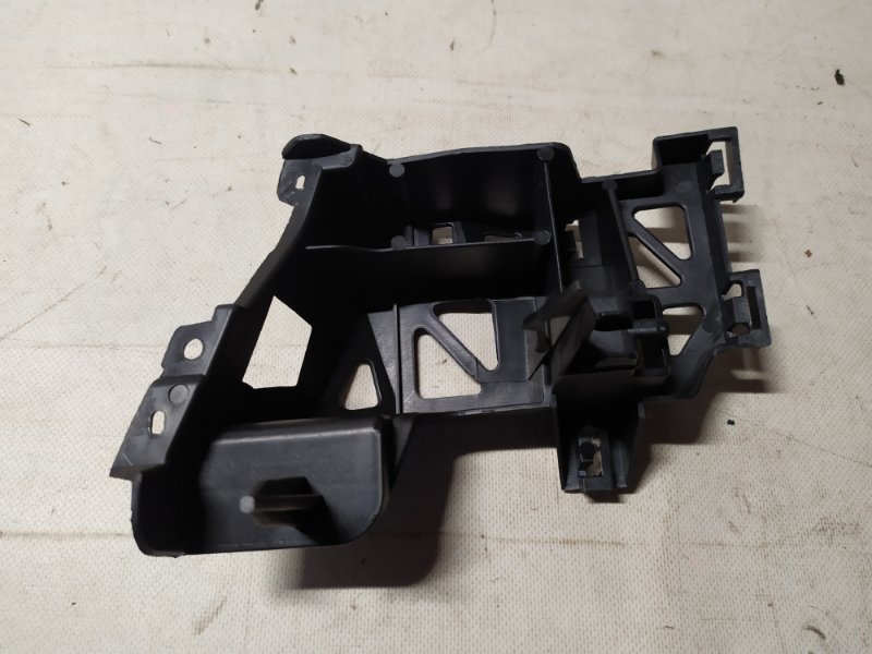 КРОНШТЕЙН БАМПЕРА передний правый MAZDA 3 2006 2007 2008 BK