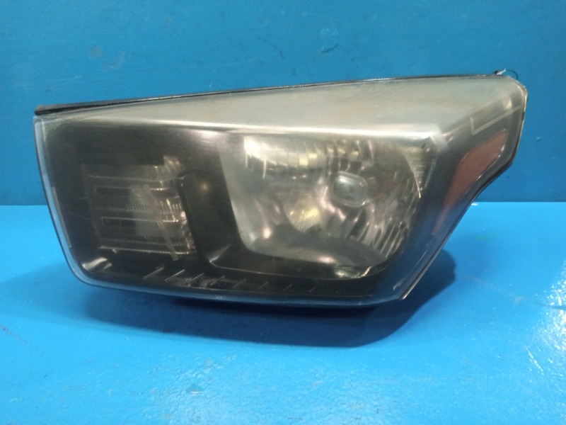Фара левая SsangYong Actyon Sports 2012–2016 D20DT 8310132510 контрактная