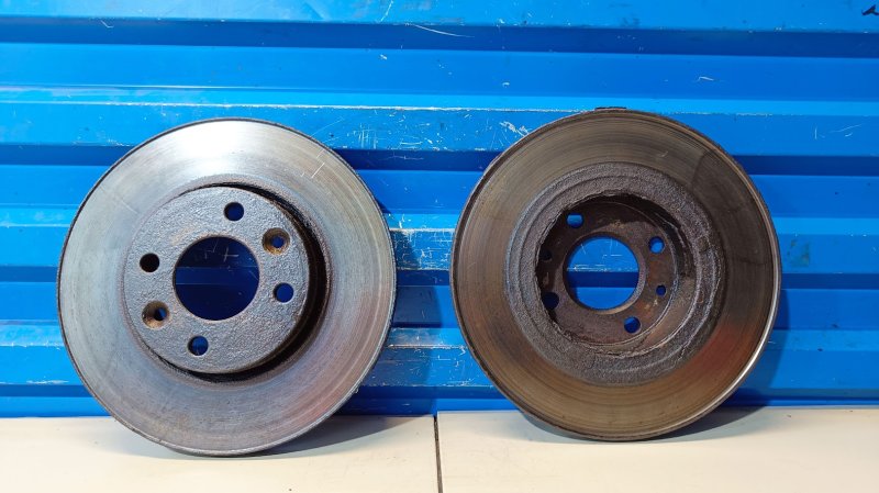 Диски тормозные комплект Renault Megane 2 1.4 K4JC750 2003 перед. (б/у)