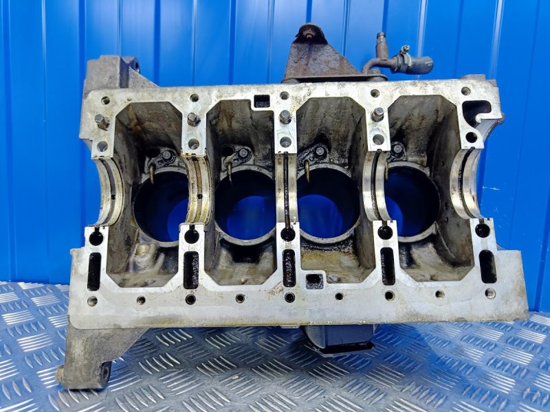Блок цилиндров Volvo S40 1 1.8 B4184S2 1999 (б/у)