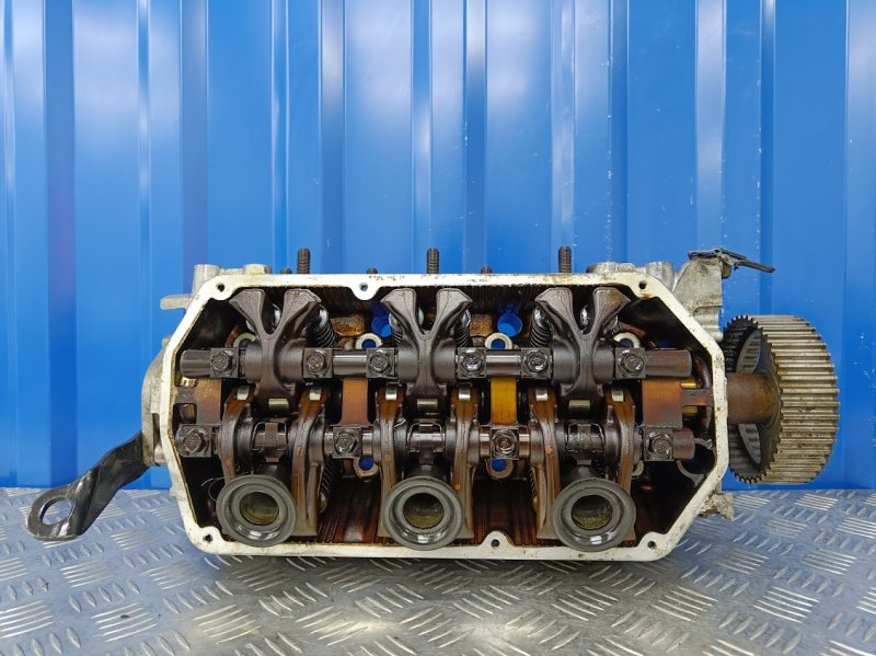 Головка блока цилиндров Mitsubishi Galant 8 2.5 6A13 1997 лев. (б/у)