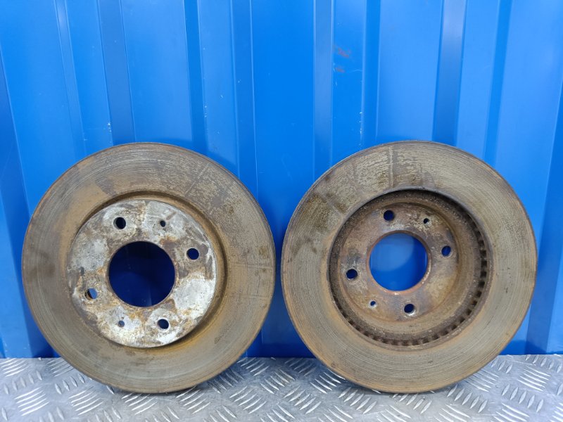 Диски тормозные комплект Mitsubishi Lancer 9 1.3 4G13 2004 перед. (б/у)