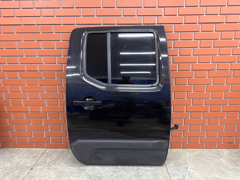 Дверь Nissan Navara D40 2.5 YD25DDTI 2006 задн. прав. (б/у)