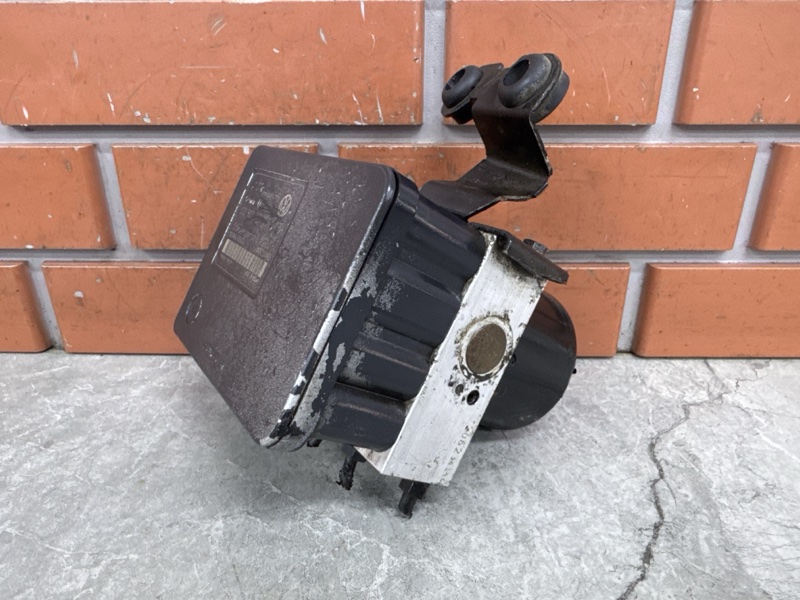 Блок ABS Volkswagen Jetta 4 1.8 AWP 2003 (б/у)