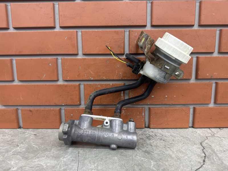 Главный тормозной цилиндр Mitsubishi Space Star 1 1.3 4G13 2000 (б/у)