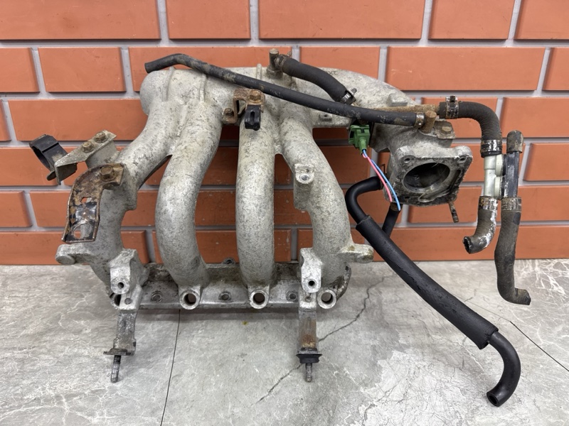Коллектор впускной Kia Rio 1 1.6 A6D 2003 (б/у)