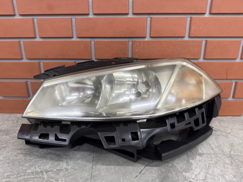Фара Renault Megane 2 1.6 K4MC813 2006 лев. (б/у)