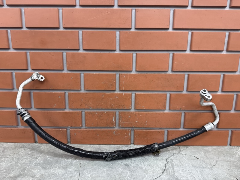 Трубка кондиционера Mitsubishi Space Runner N63W 2.0 4G63 1999 (б/у)