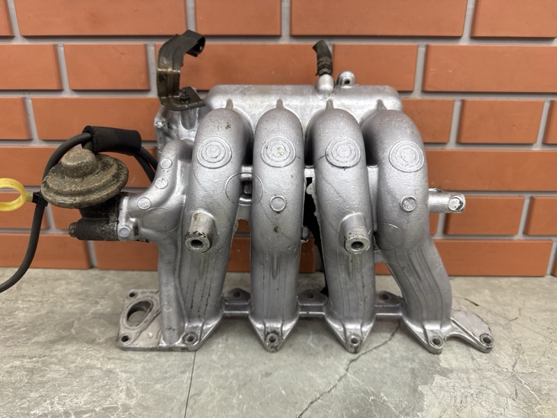 Коллектор впускной Mitsubishi Space Runner N63W 2.0 4G63 1999 (б/у)