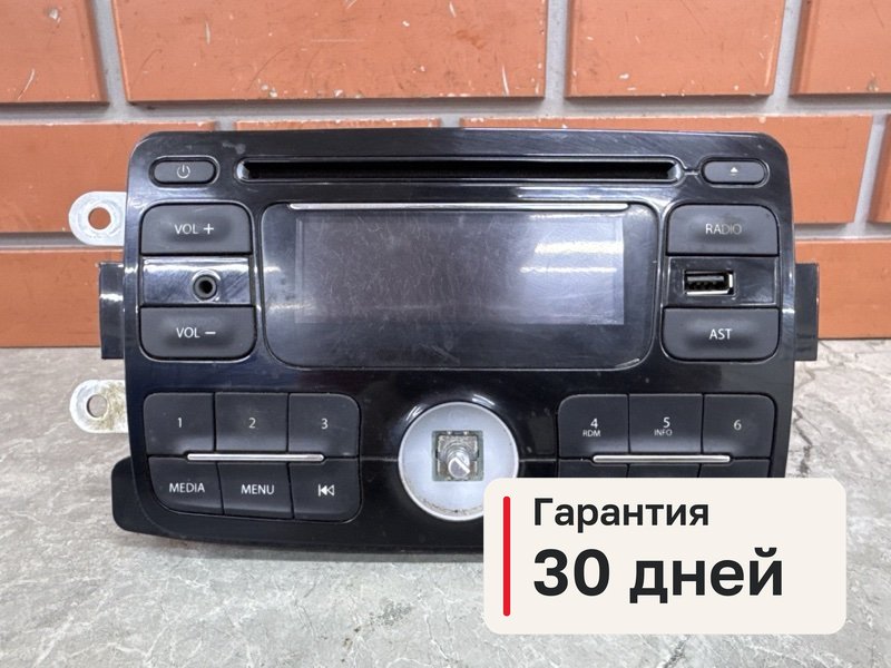 Магнитола Renault Duster 1 1.6 H4M430 2015 (б/у)
