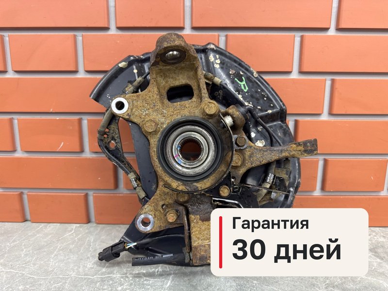 Кулак Mitsubishi Pajero Sport 3 2.4 4N15 2018 перед. прав. (б/у)