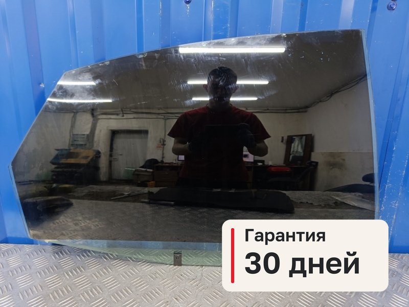 Стекло Audi A6 C5 2.4 ALF 1998 задн. прав. (б/у)