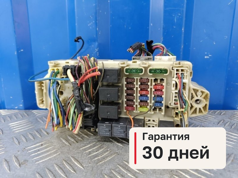 Блок предохранителей Mitsubishi Lancer 9 1.6 4G18 2004 (б/у)