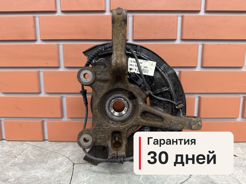 Кулак Chevrolet Aveo T300 1.6 F16D4 2013 перед. прав. (б/у)