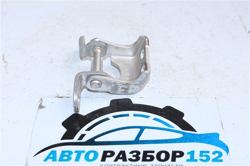 Петли дверные задние правые Honda Civic 2005-2010 4D R18A 67910SLA003ZZ контрактная