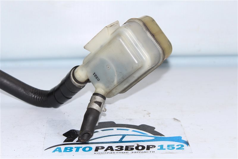 Бачок гур TOYOTA Avensis AZT250 1AZFSE