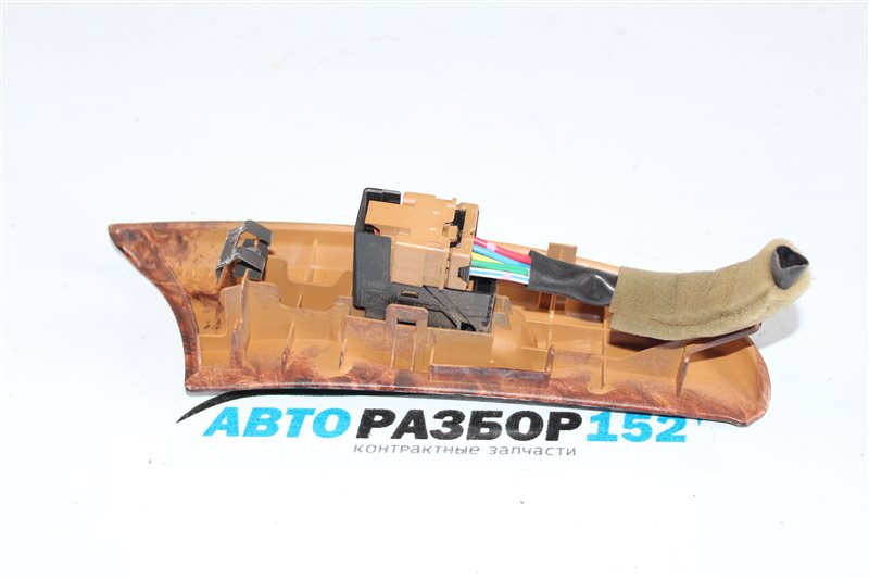 Кнопка стеклоподъекника передняя левая Nissan Cefiro a33 VQ20DE