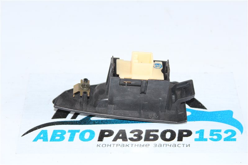 Кнопка стеклоподъемника задняя правая TOYOTA Avensis AZT250 1AZFSE
