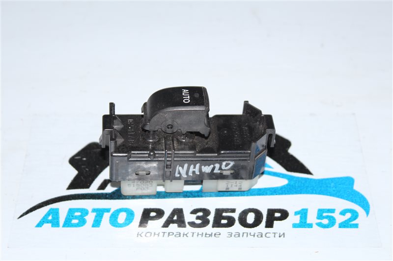 Кнопка стеклоподъекника задняя правая TOYOTA Prius 2005-2011 NHW20 1NZ-FXE 84030-47020 контрактная