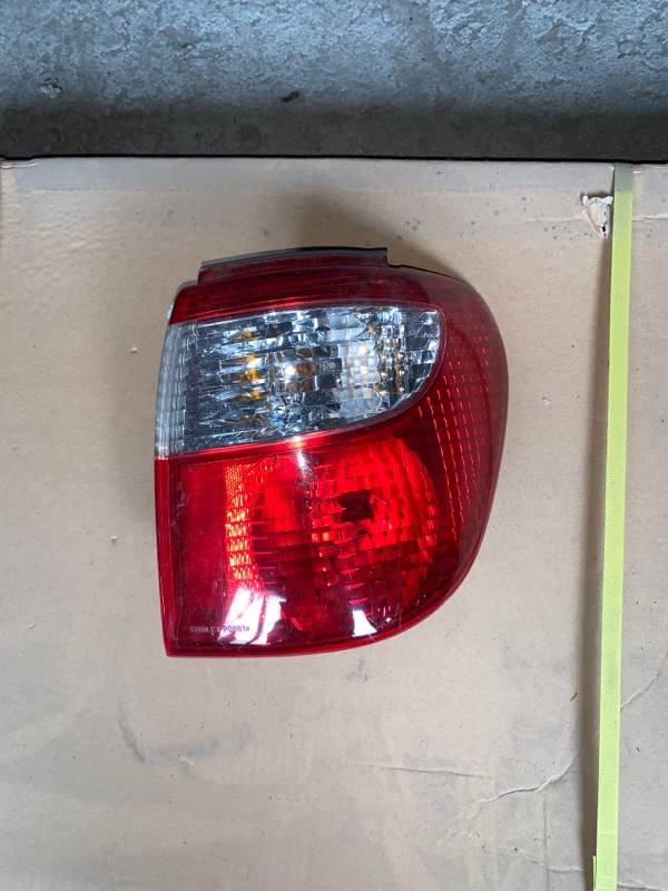 Стоп-сигнал правый Mazda Capella 99-02 GW контрактная