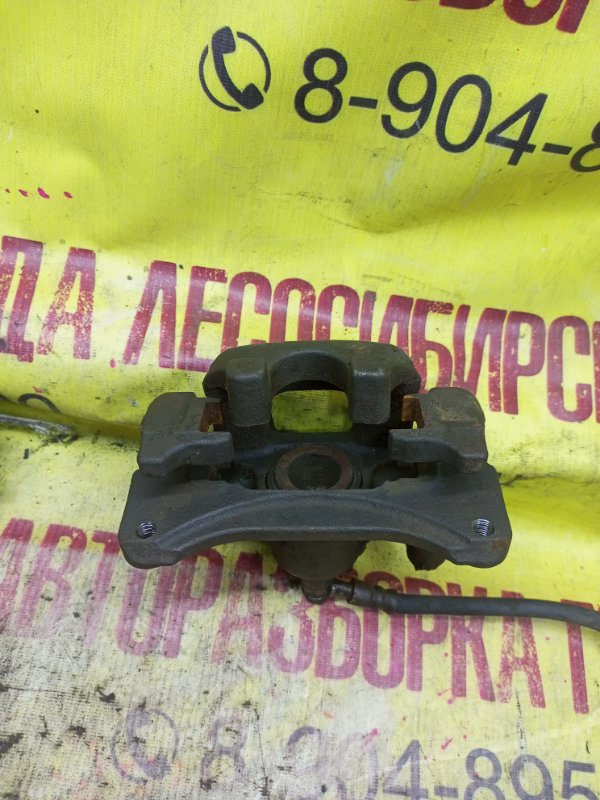 Суппорт задний правый KLUGER V 2005 MCU25 1MZ-FE