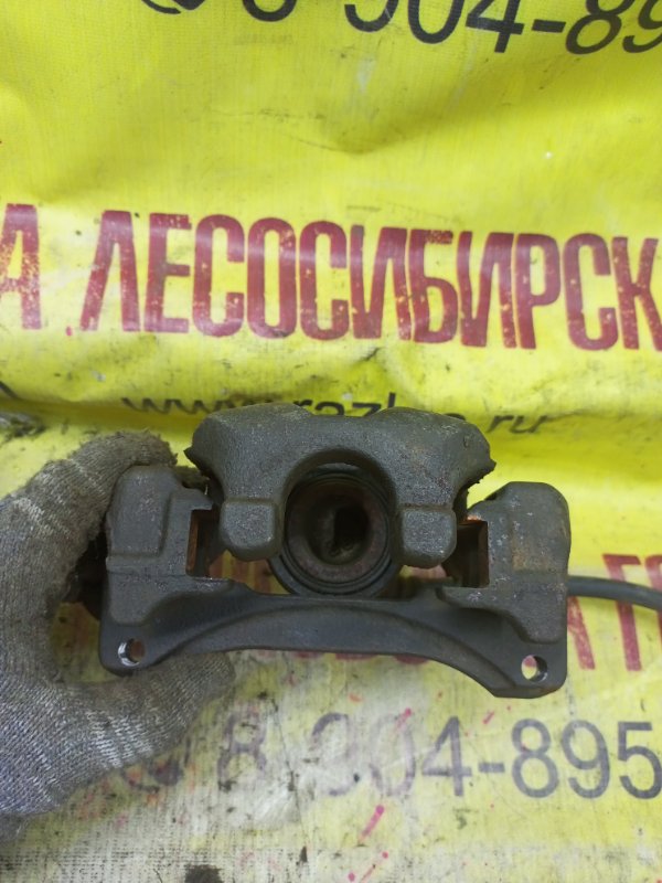 Суппорт задний правый TOYOTA KLUGER V MCU25 1MZ-FE
