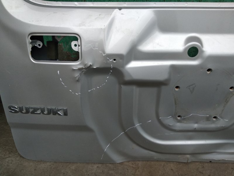 Дверь багажника Suzuki Jimny 3