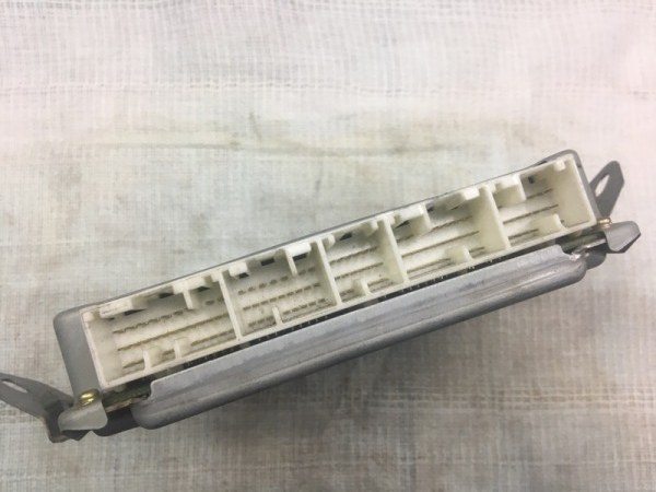 Блок управления ДВС Legacy Wagon 2001 BH5 EJ206