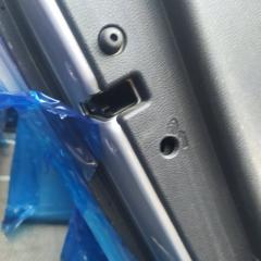 Запчасть замок двери задний левый Kia K5 22.03.2016
