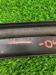Накладка двери багажника правая Cayenne 2008г [047] 957 M5501